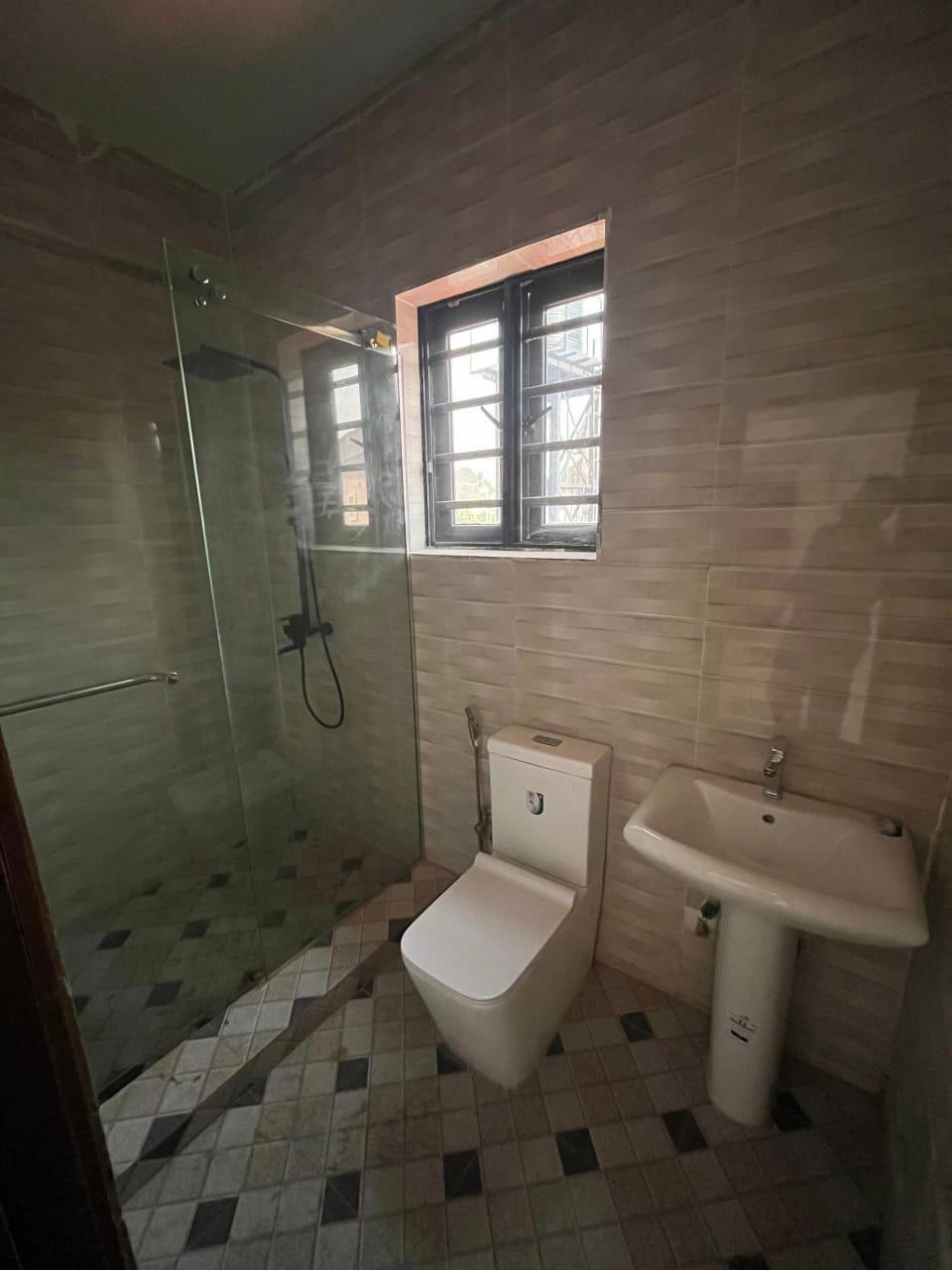 Stunning 5 Bedroom Fully Detached Duplex plus Bq in a secured estate.