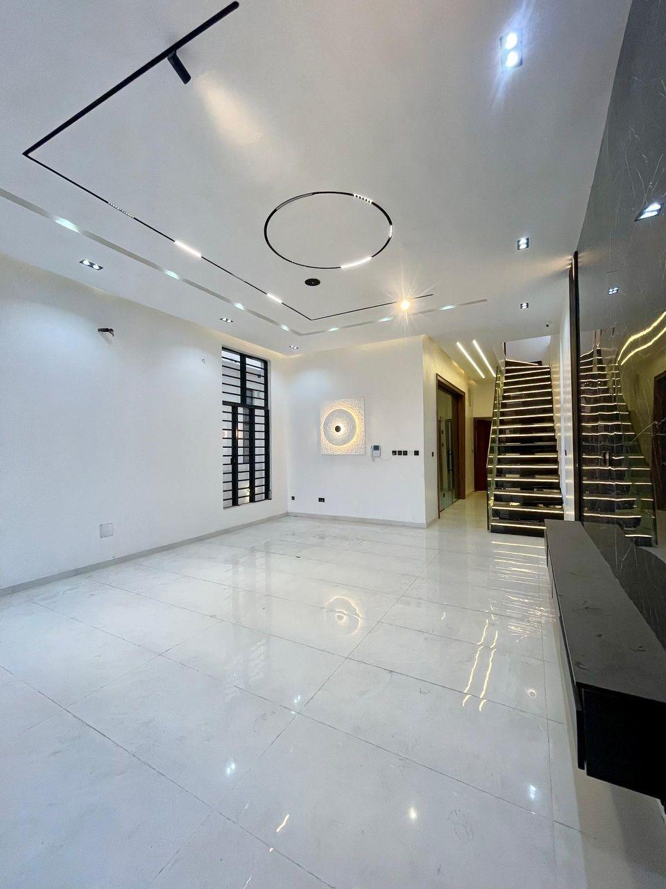 ELEGANTLY CARVED LUXURY 4 BED DETACHED DUPLEX WITH SWIMMING POOL AND BQ