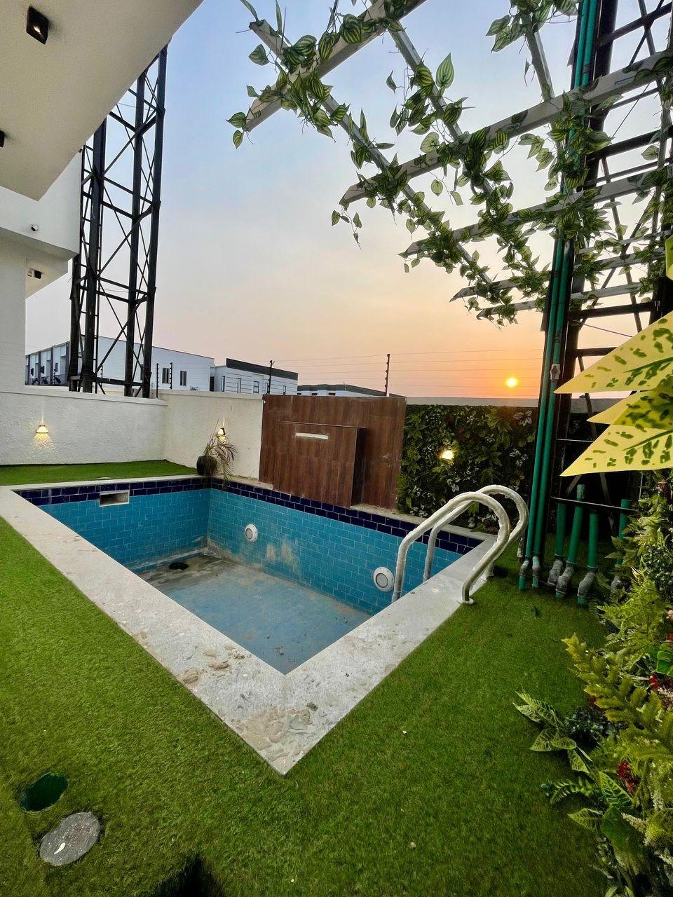 ELEGANTLY CARVED LUXURY 4 BED DETACHED DUPLEX WITH SWIMMING POOL AND BQ