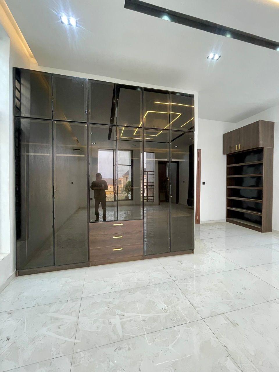 ELEGANTLY CARVED LUXURY 4 BED DETACHED DUPLEX WITH SWIMMING POOL AND BQ