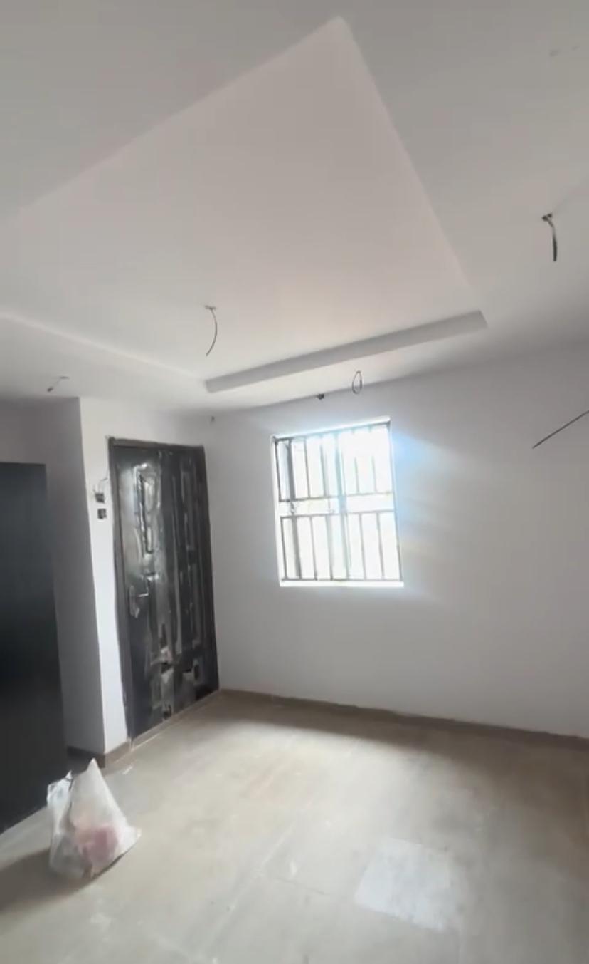 Newly Renovated 4 units of 3Bedroom flat up and down with all rooms en-suite.